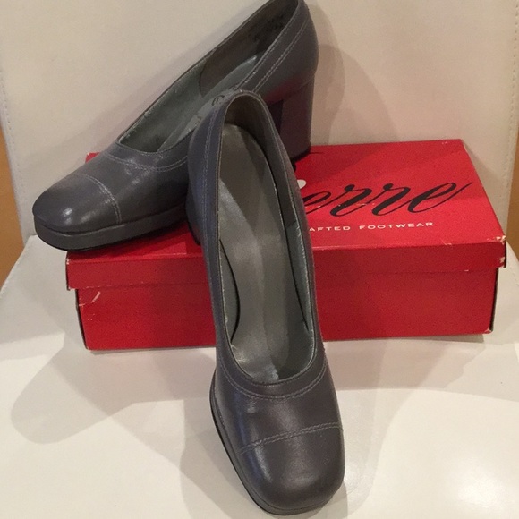 Vintage House of Pierre Gray Heels - Picture 1 of 6